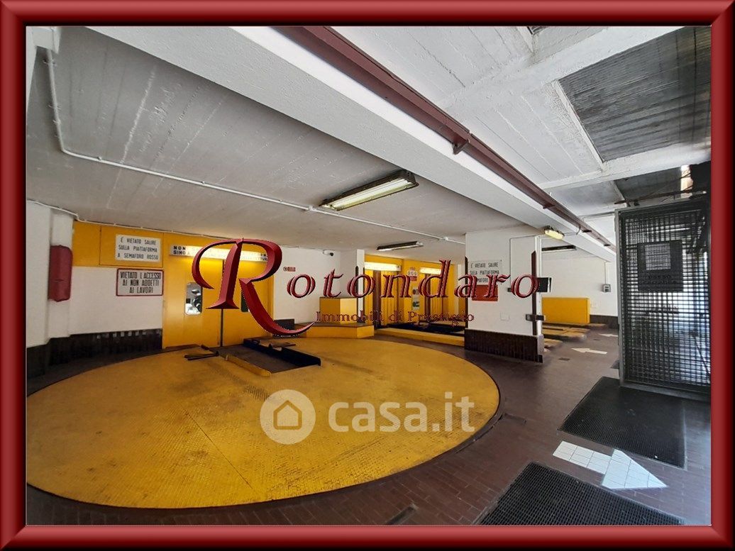 Garage/Posto auto in Affitto in Via Santa Cecilia a Milano