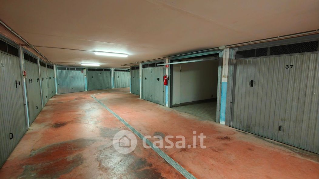 Garage/Posto auto in Vendita in a Albissola Marina