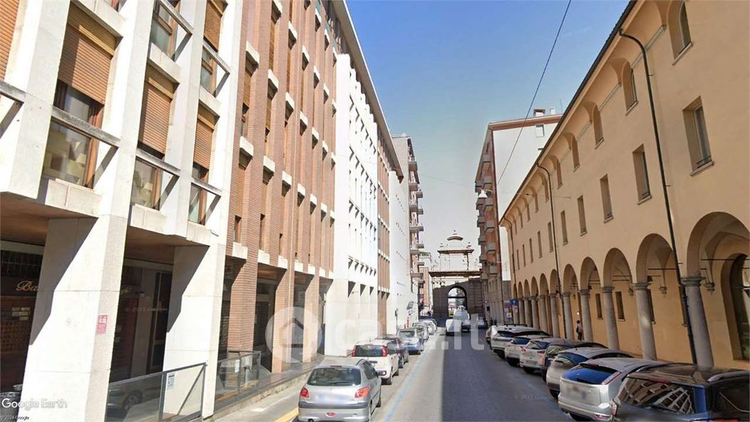 Ufficio in Vendita in Via delle Lame 114 a Bologna
