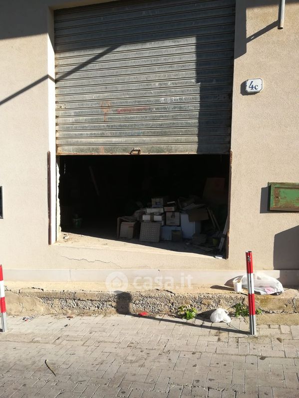 Garage/Posto auto in Vendita in Via Principe Di Roccella 4 /C a Campofelice di Roccella