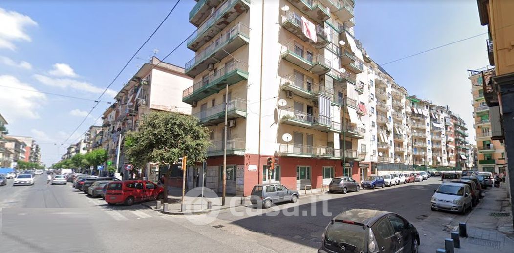 Negozio/Locale commerciale in Affitto in Viale Privato Ziviello Carlo 30 a Napoli