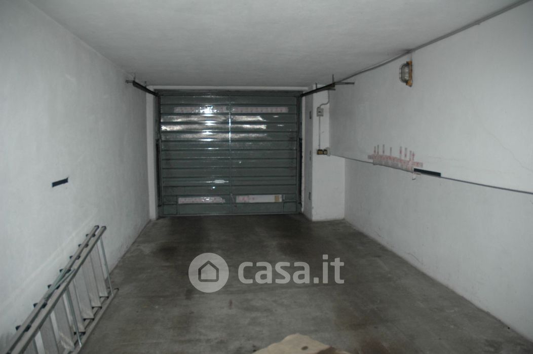 Garage/Posto auto in Vendita in Via Agordat 13 a Milano