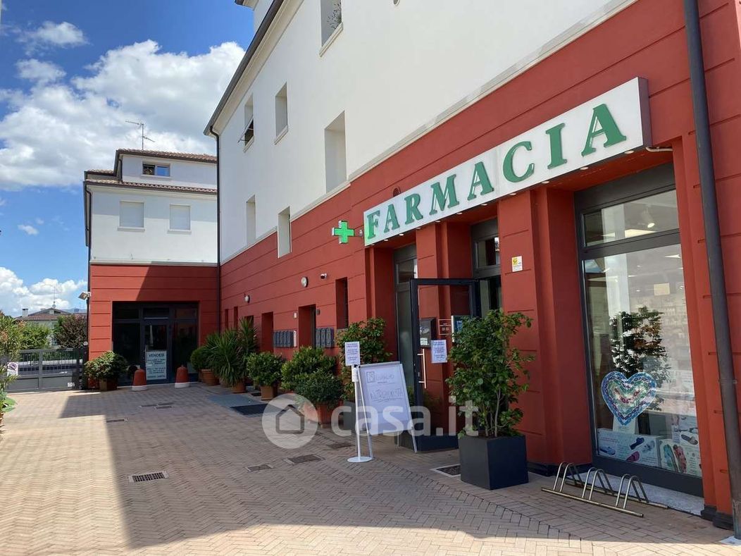 Negozio/Locale commerciale in Vendita in Via Giuseppe Garibaldi 10 a Montechiarugolo
