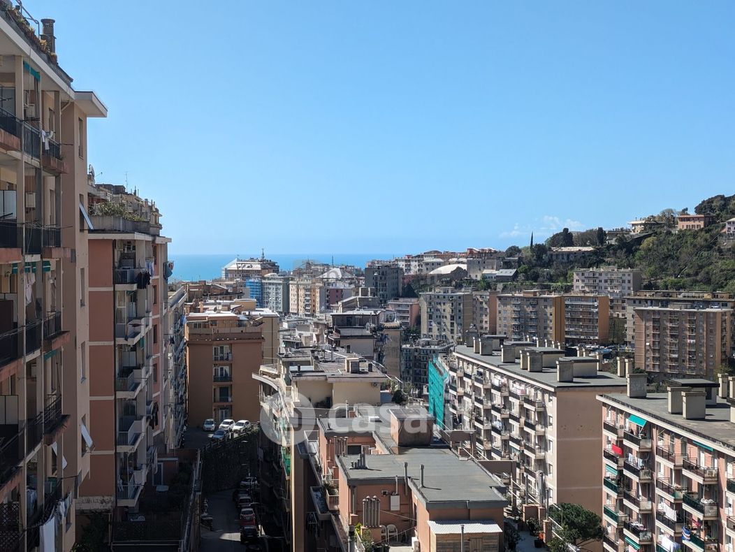 Appartamento in Vendita in Via Capri a Genova