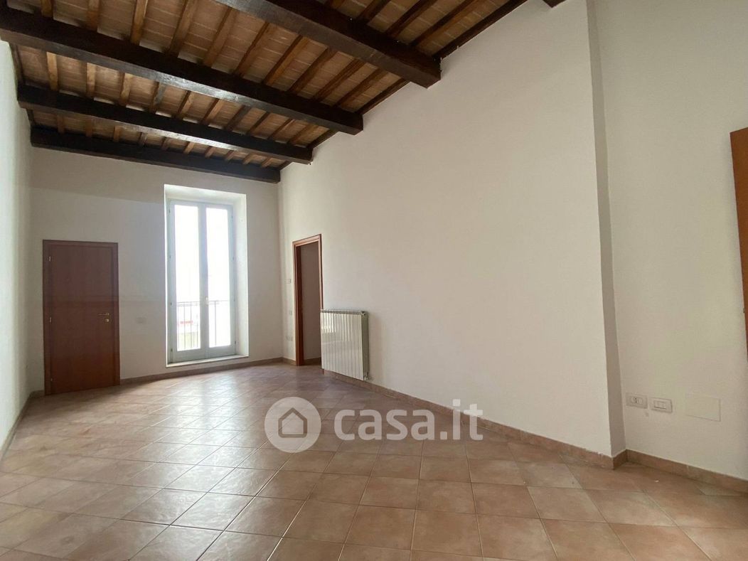 Appartamento in Affitto in Via Benedetto Cairoli a Foligno