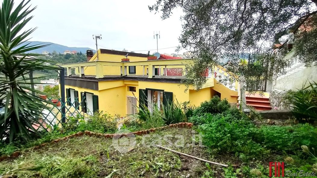 Casa indipendente in Vendita in Via Faliero Vezzani a Genova