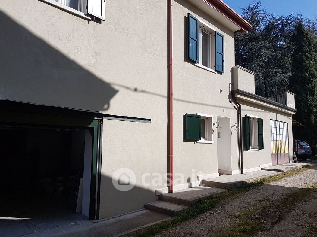 Casa Bi/Trifamiliare in Vendita in Salionze a Valeggio sul Mincio