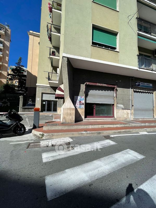 Negozio/Locale commerciale in Affitto in Via Giovanni Arrivabene a Genova