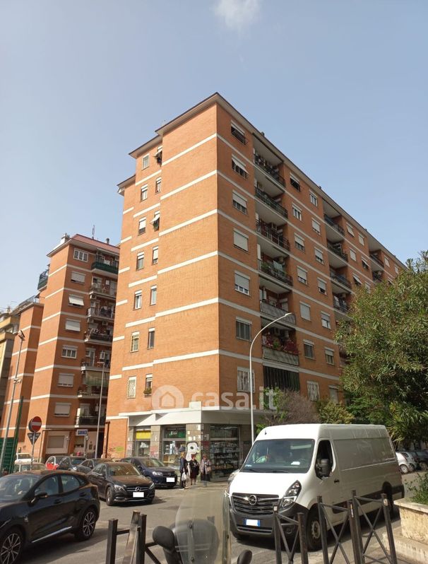Appartamento in Affitto in Via Telegono a Roma
