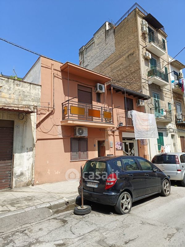 Appartamento in Vendita in Via Montegrappa a Palermo