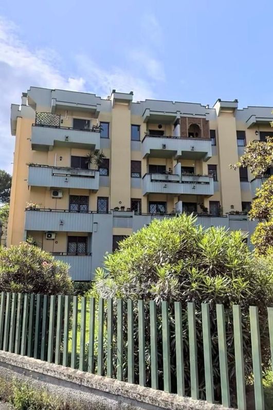 Appartamento in Vendita in Via di Grotta Perfetta 566 a Roma