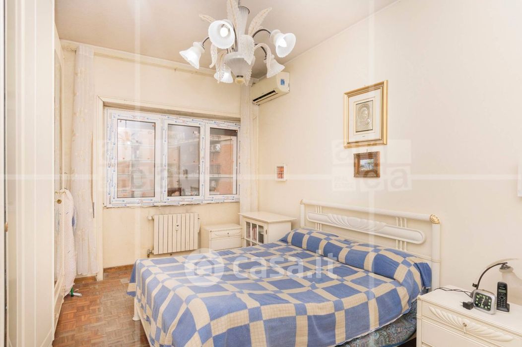 Appartamento in Vendita in Via Giovanni Caselli 11 a Roma