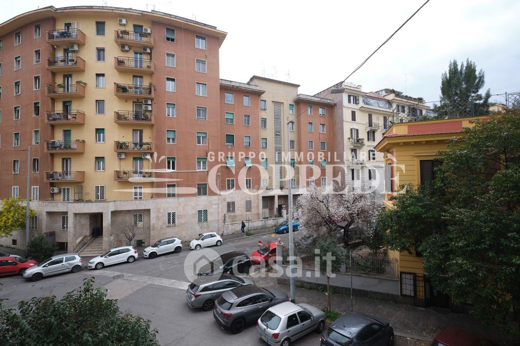 Appartamento in Vendita in Via Agrigento a Roma