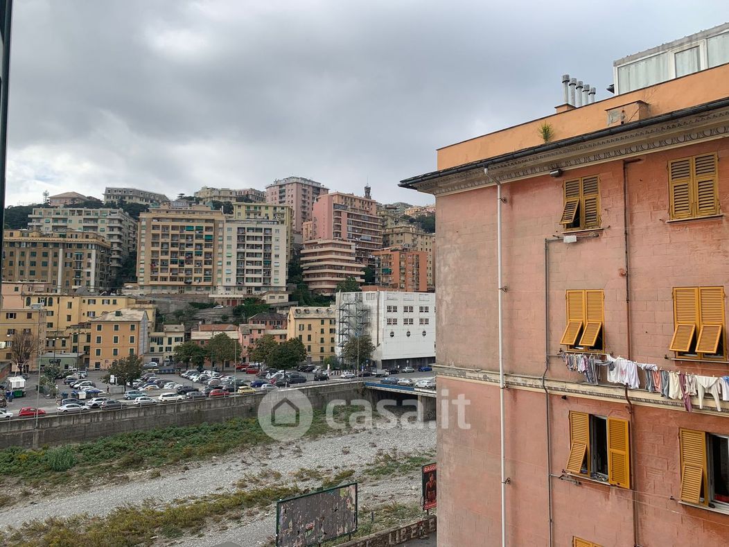 Appartamento in Vendita in Via del Piano a Genova