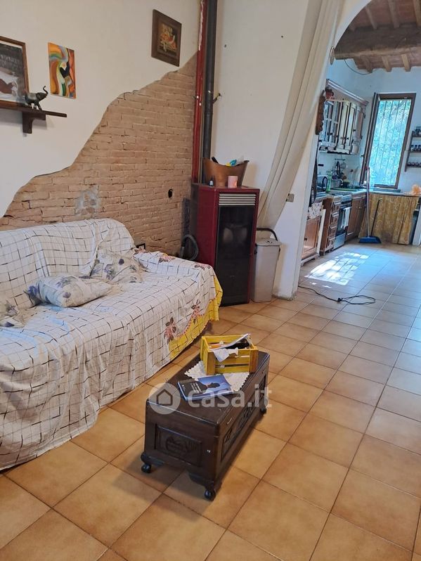 Appartamento in Vendita in Via Vicchio a Crespina Lorenzana