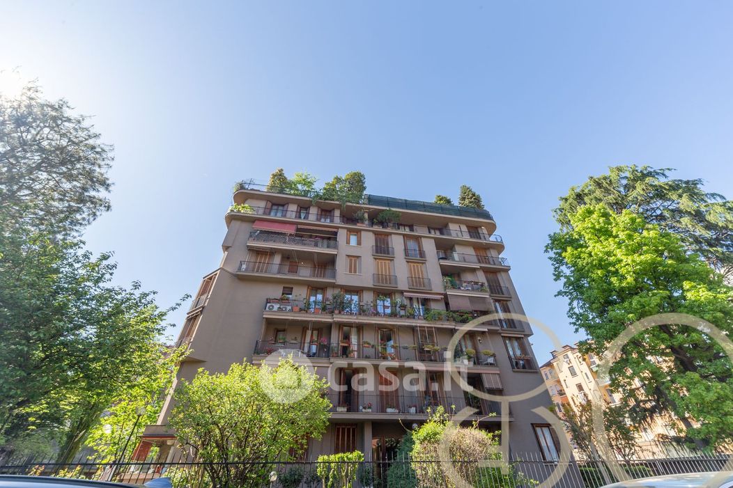 Appartamento in Vendita in Via Giuseppe Avezzana 1 a Milano