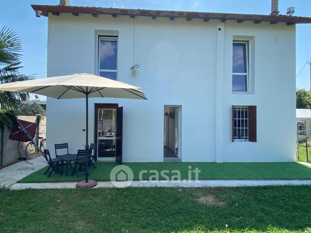 Villa in Vendita in Via Valeggio a Udine