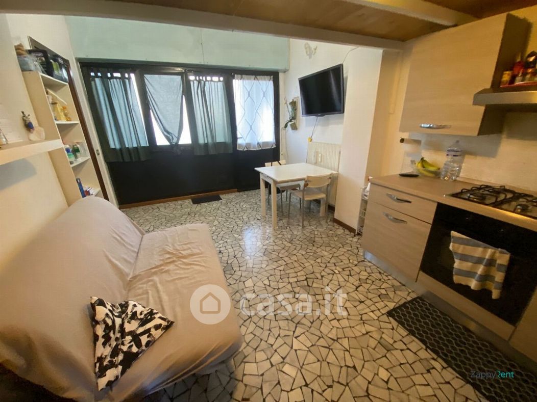 Appartamento in Affitto in Via Privata Astura a Milano