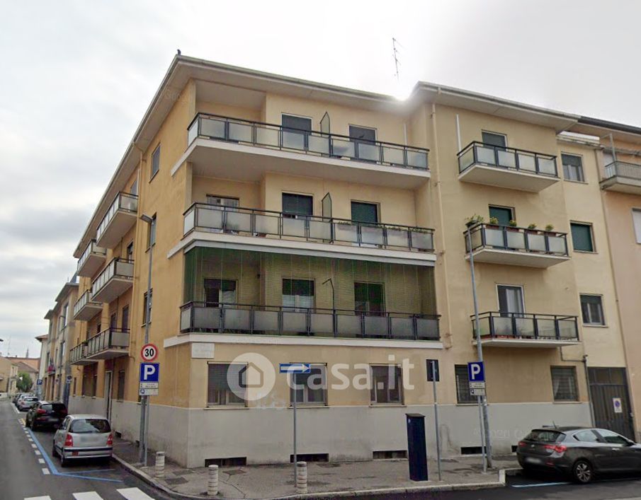 Appartamento in Vendita in Via Costantino Porta 27 a Novara