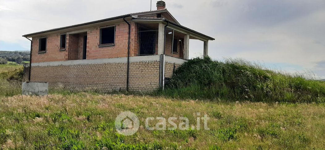 Rustico/Casale in Vendita in Via Valle Castellana 1 a Viterbo