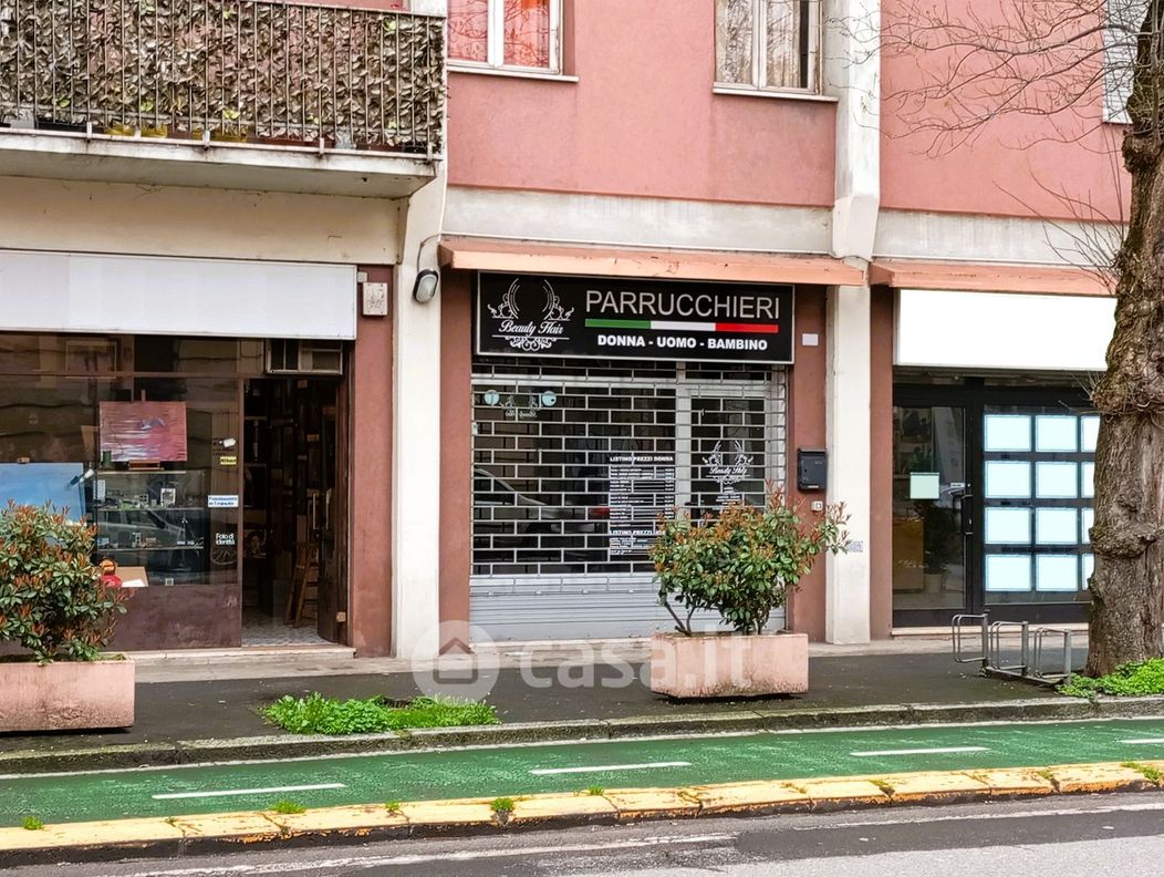 Negozio/Locale commerciale in Affitto in Viale Piacenza 22 a Parma