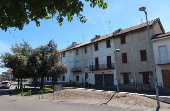 Appartamento in Vendita in Via M. Resegone 2 a Cesano Maderno