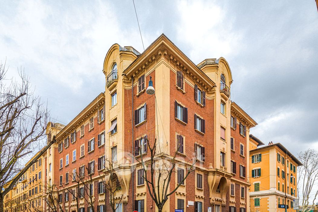 Appartamento in Vendita in Via Federico Confalonieri 1 a Roma