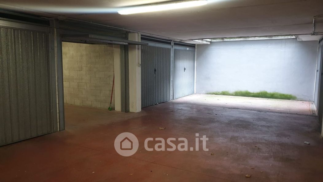 Garage/Posto auto in Vendita in Via Giuseppe Berto a Roma