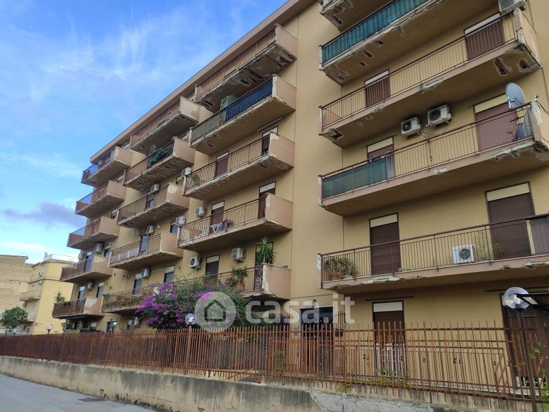 Appartamento in Vendita in Via E. Cialdini a Palermo