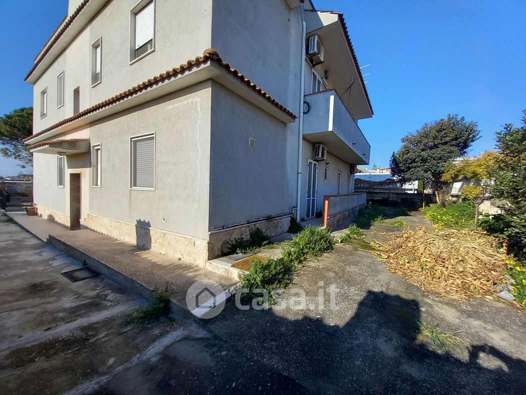 Casa Bi/Trifamiliare in Vendita in Via Glicine 36 a Taranto