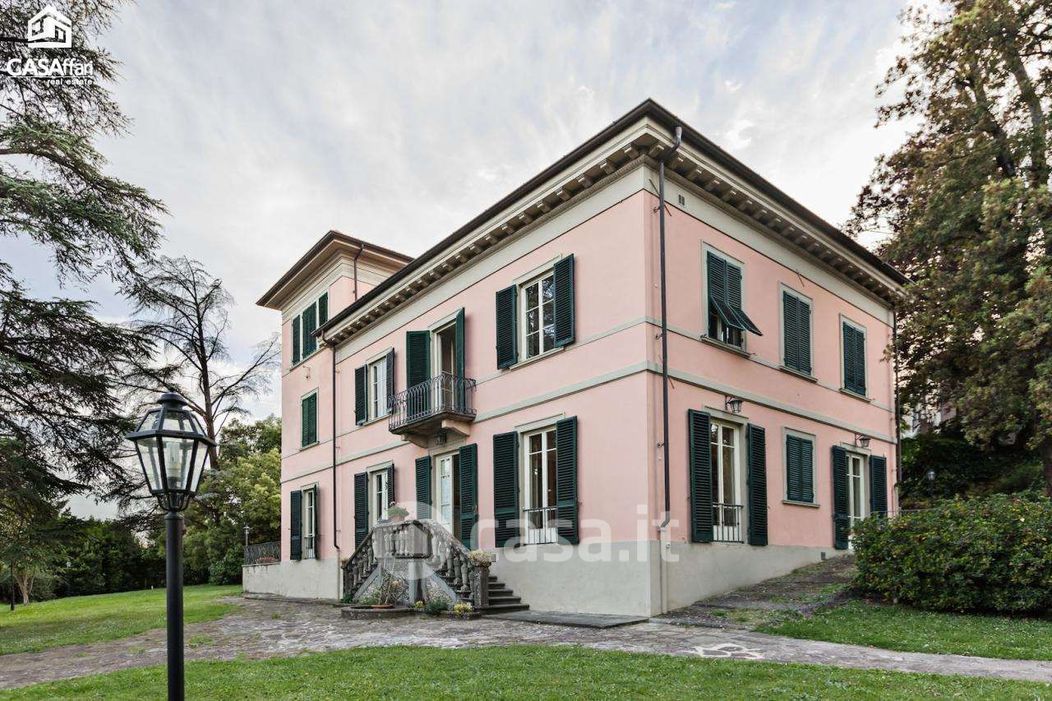 Casa Bi/Trifamiliare in Vendita in Via Ludovico Castelvetro a Modena