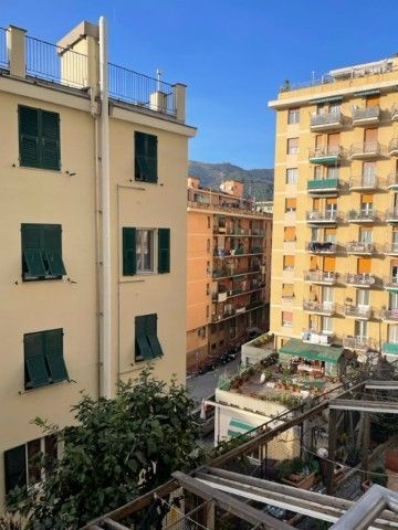 Appartamento in Vendita in Via Tortona 15 a Genova