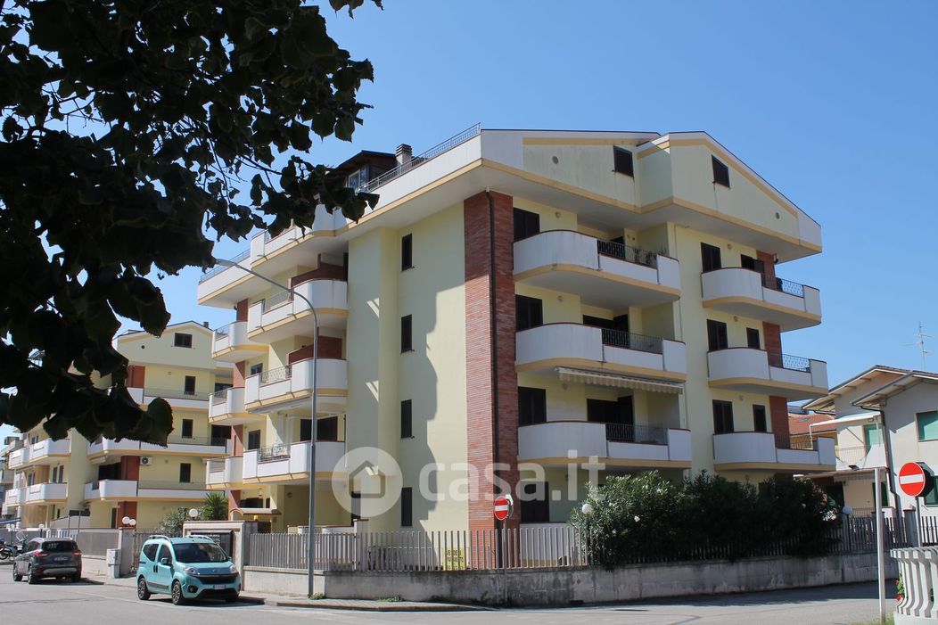 Appartamento in Affitto in Via la pira 13 a Alba Adriatica