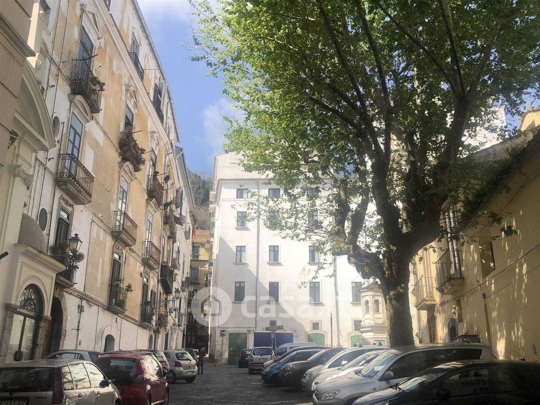 Appartamento in Vendita in Via dei Canali 25 a Salerno