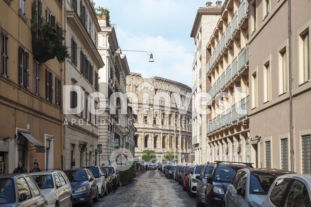 Appartamento in Vendita in Via di San Giovanni in Laterano a Roma