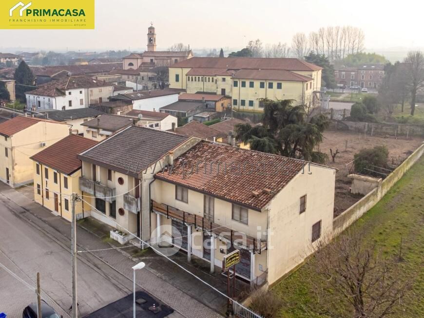 Casa indipendente in Vendita in Via Borgo 1 a Veronella