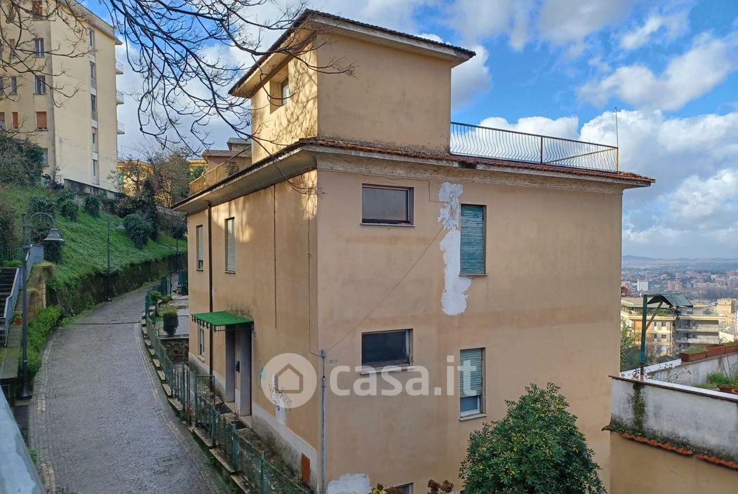 Appartamento in Vendita in Via Colle San Pietro a Frosinone