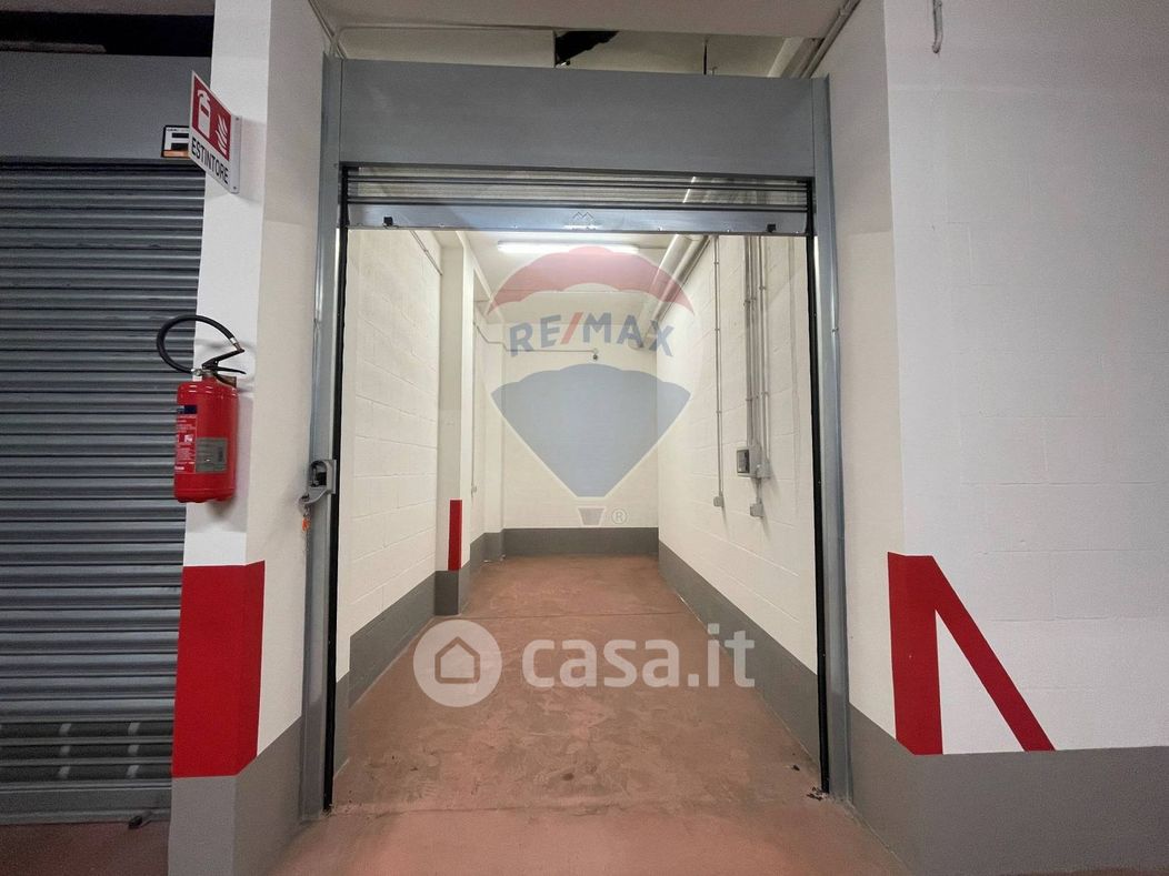 Garage/Posto auto in Vendita in Via Mauro Amoruso Manzari 19 a Bari