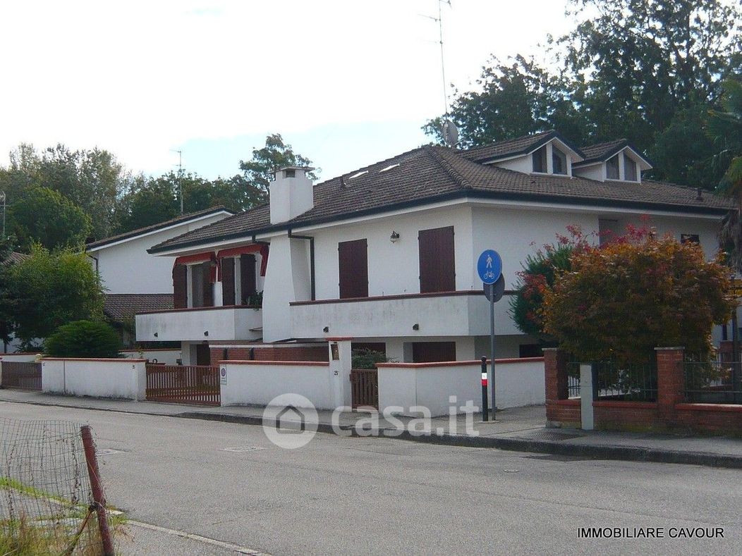 Casa Bi/Trifamiliare in Vendita in Via Bruno Fergnani a Ferrara
