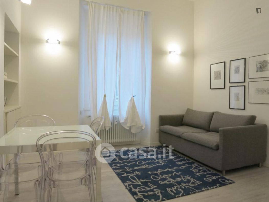 Appartamento in Affitto in Via Pontaccio a Milano
