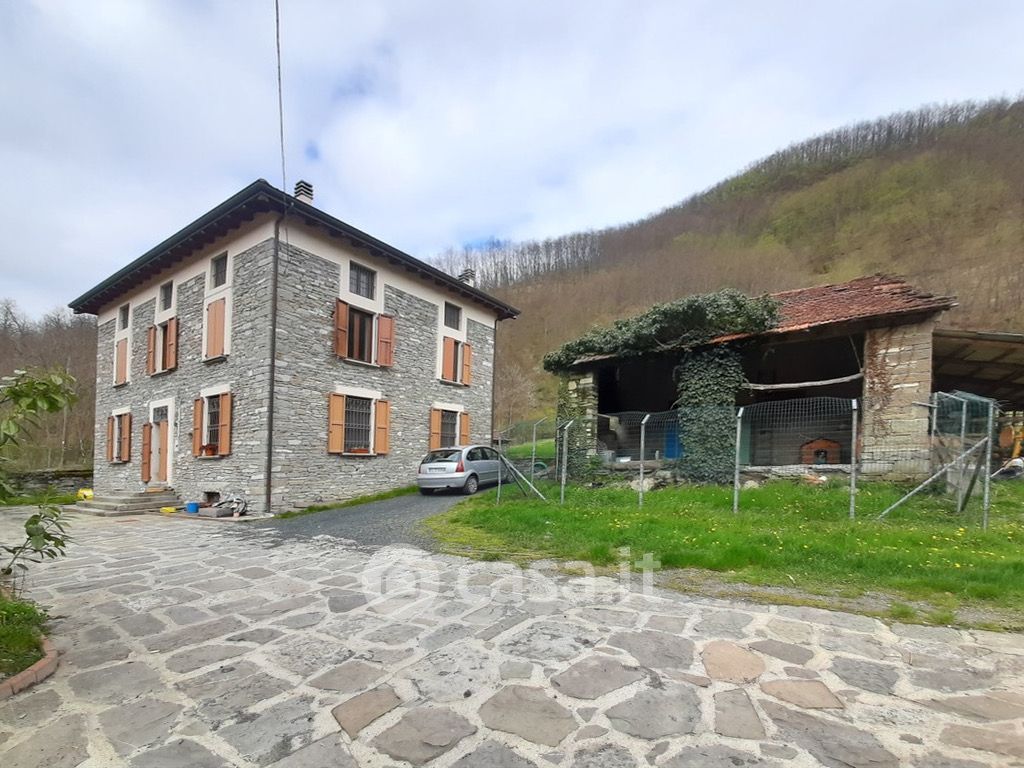 Casa indipendente in Vendita in a Borgo Val di Taro