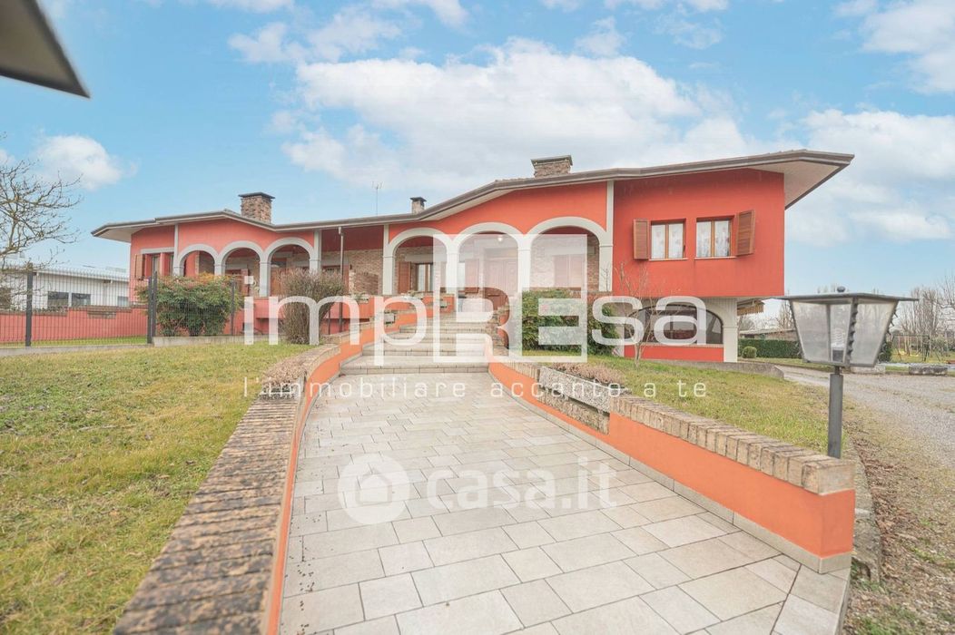 Casa Bi/Trifamiliare in Vendita in Via Mocenigo 25 a Portogruaro