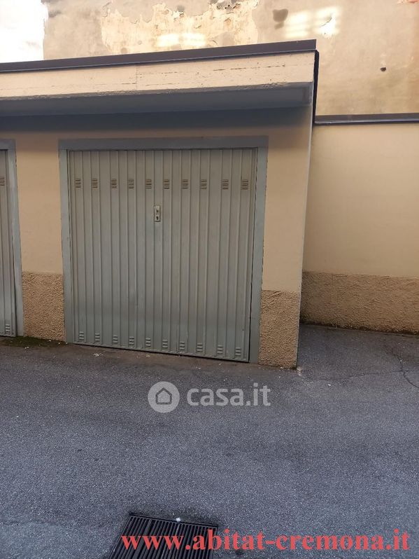 Garage/Posto auto in Vendita in Via Bergamo 8 a Cremona