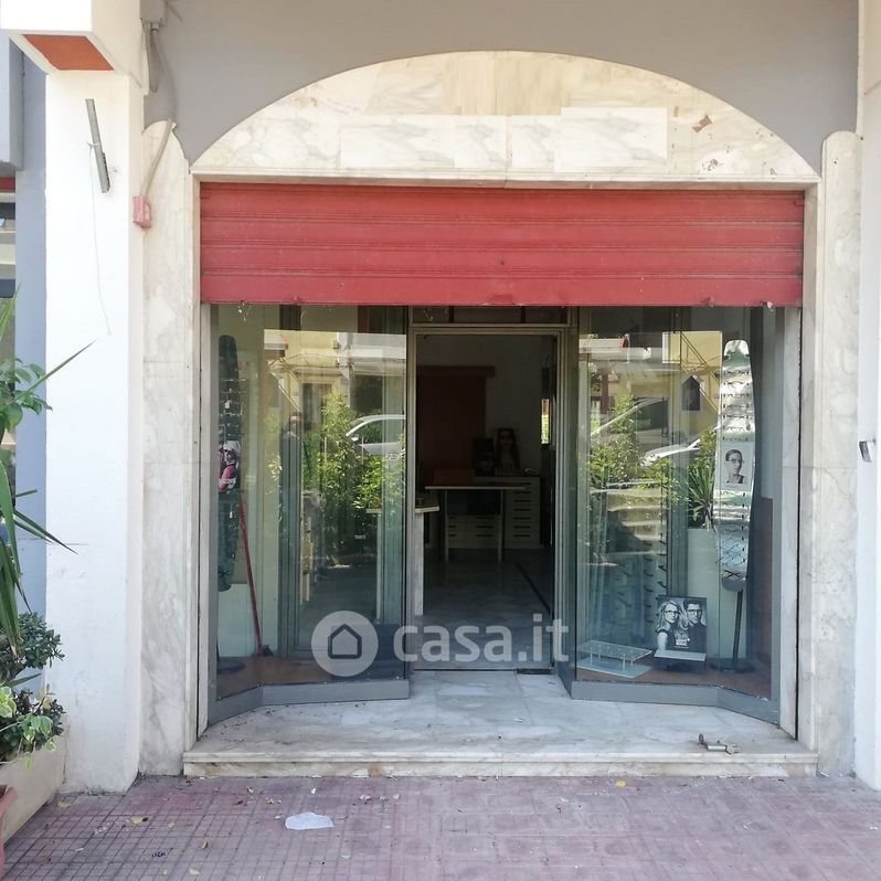 Negozio/Locale commerciale in Vendita in Via Castellana 14 b a Palermo