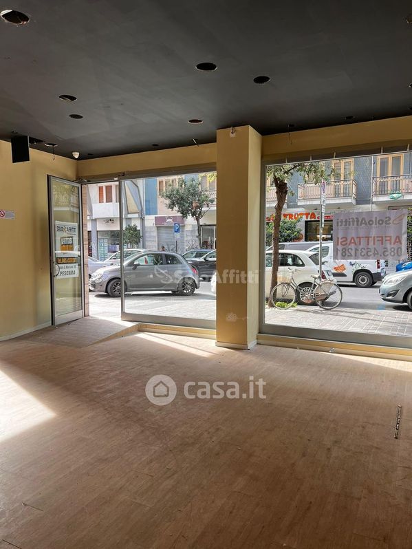 Negozio/Locale commerciale in Affitto in Via Nicola Fabrizi a Pescara