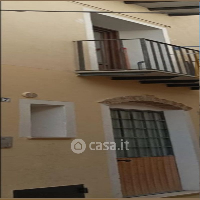 Appartamento in Vendita in Vicolo Mezzani a Palermo