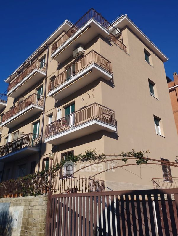 Appartamento in Affitto in Via Sergio Bragato 33 a Roma