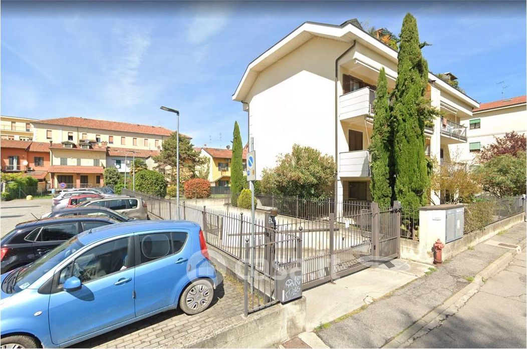 Garage/Posto auto in Vendita in Via Antonio Gramsci 24 a Melegnano