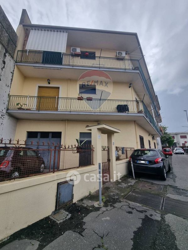 Appartamento in Vendita in Via Giovanni Boccaccio 17 a Aci Sant'Antonio