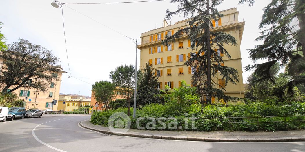 Appartamento in Vendita in Corso Monte Grappa a Genova